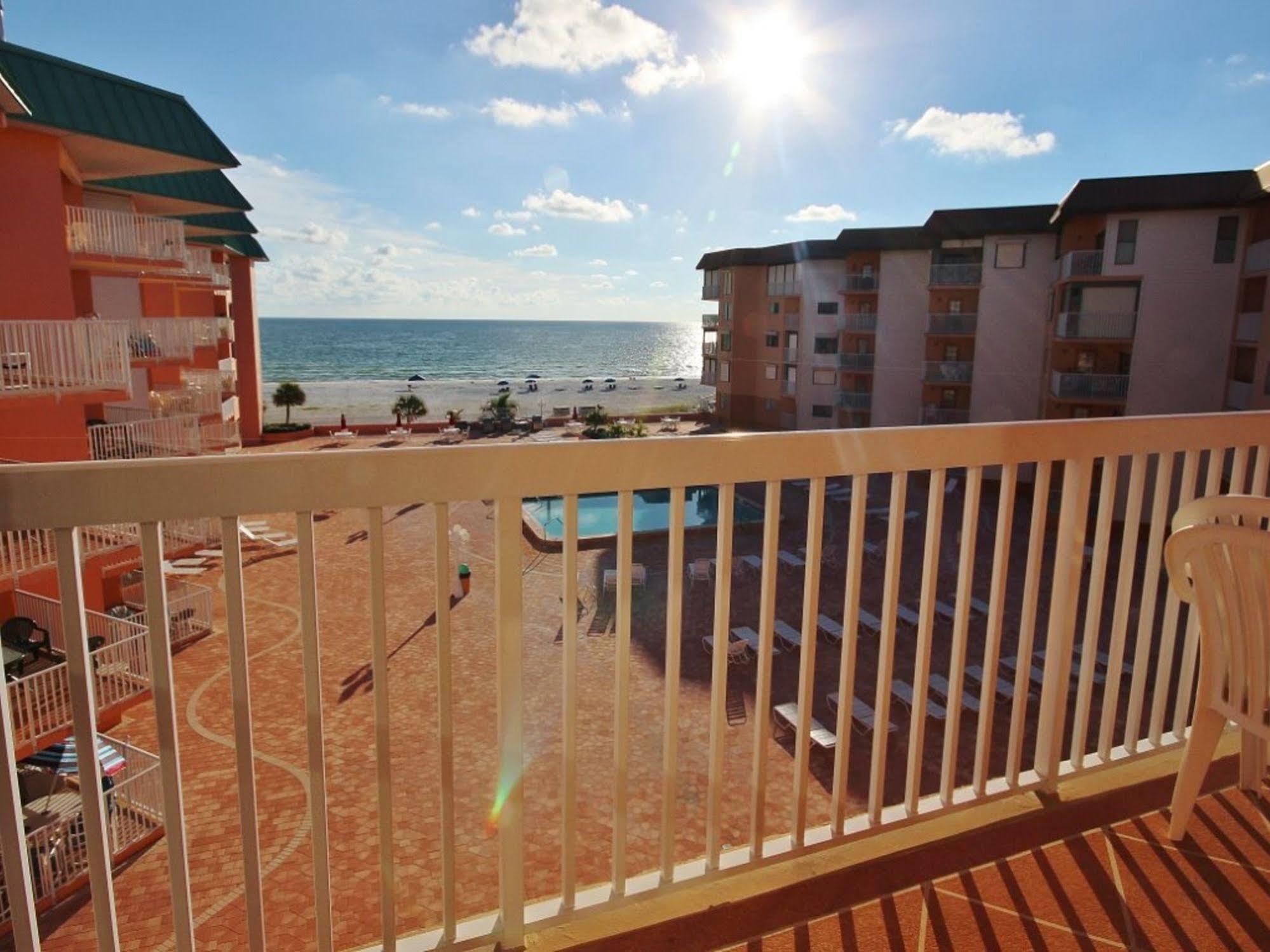 Beach Cottages Indian Shores Exterior photo